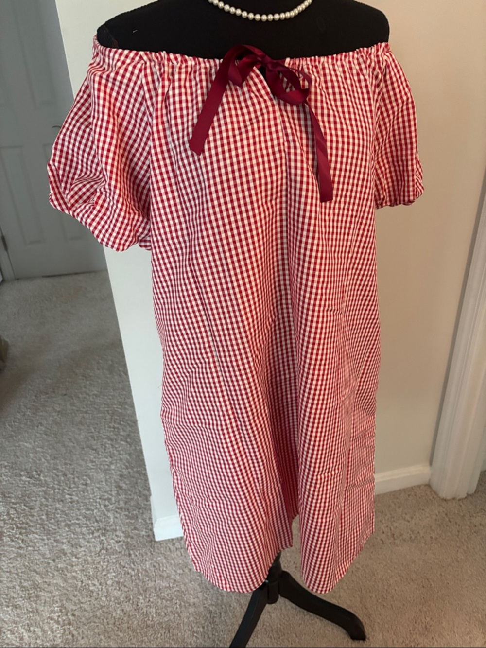 Red Gingham Puff Sleeve Shift Dress with Ribbon - Picture 4 of 5